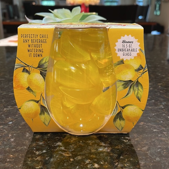 NWT 24 Piece Lemon Chillers Reusable Ice Cubes with Unbreakable Wine Glass - Picture 2 of 14